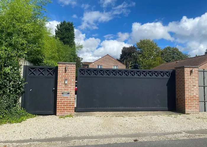 Apartment Flat Vane & Soun